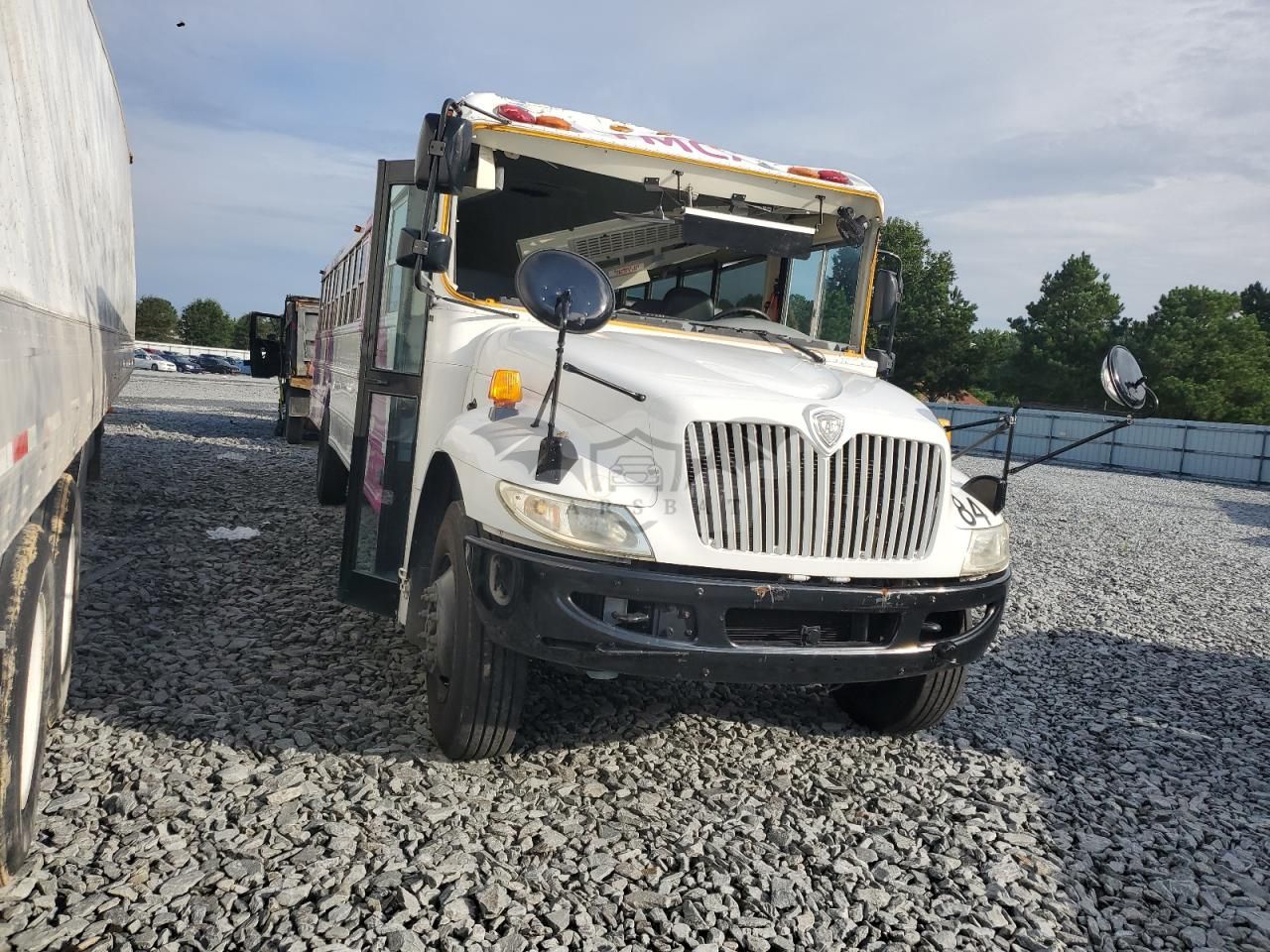 IC Corporation CE Series CE 7.6L 6 2012
