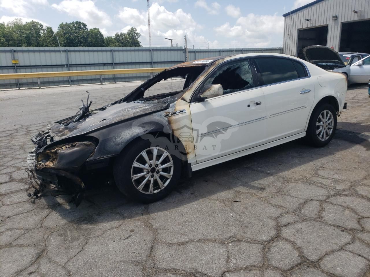 Buick Lucerne CX 3.9L 6 2011