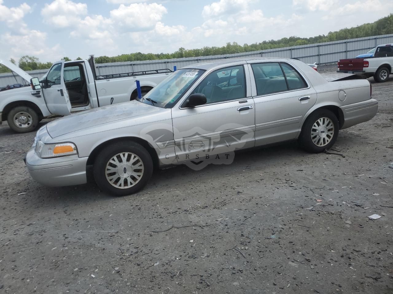 Ford Crown LX 4.6L 8 2004