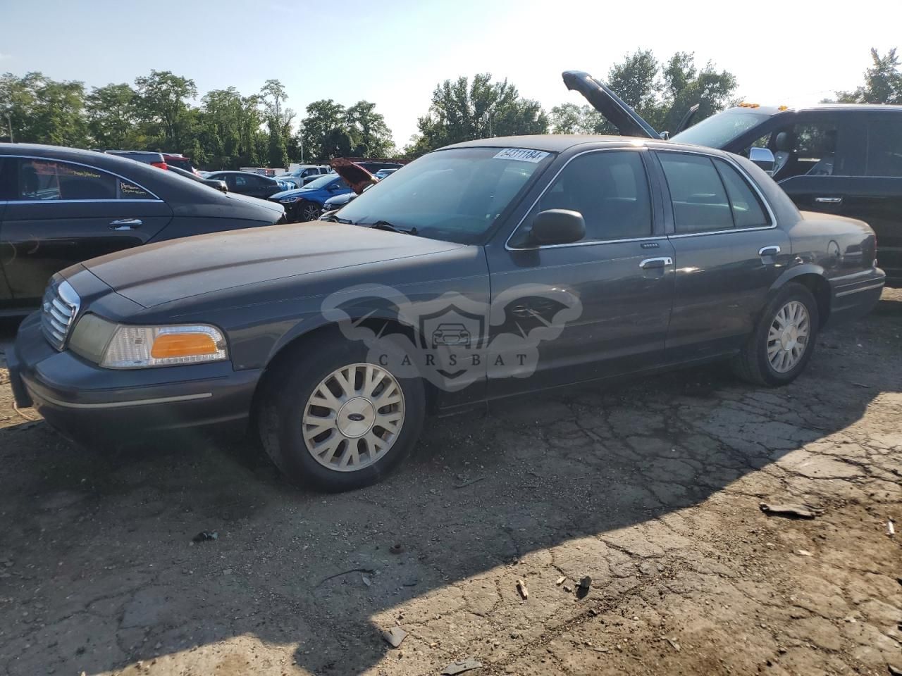 Ford Crown LX 4.6L 8 2004