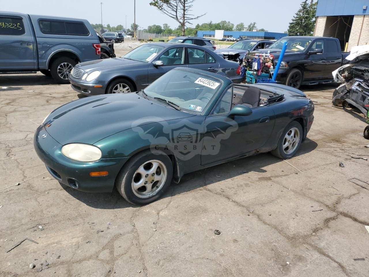Mazda MX-5 (Miata) BASE 1.8L 4 2000