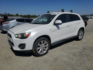 Mitsubishi Outlander ES 2.0L 4 2014