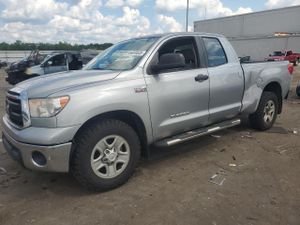 Toyota Tundra DOUBLE CAB SR5 5.7L 8 2012