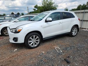 Mitsubishi Outlander ES 2.4L 4 2015