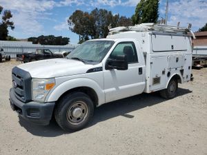 Ford F-350 SUPER DUTY 6.2L 8 2013
