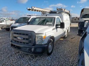 Ford F-350 SUPER DUTY 6.2L 8 2013