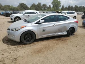 Hyundai Elantra GLS 1.8L 4 2013