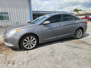 Hyundai Sonata SE 2.4L 4 2013
