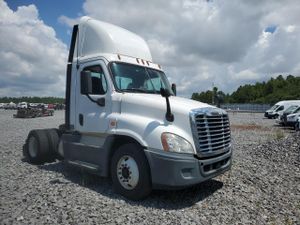 Freightliner Cascadia 12.8L 6 2015