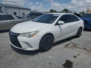 Toyota Camry LE 2.5L 4 2015