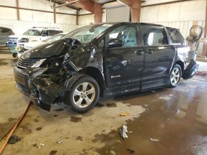 Toyota Sienna LE 3.5L 6 2011