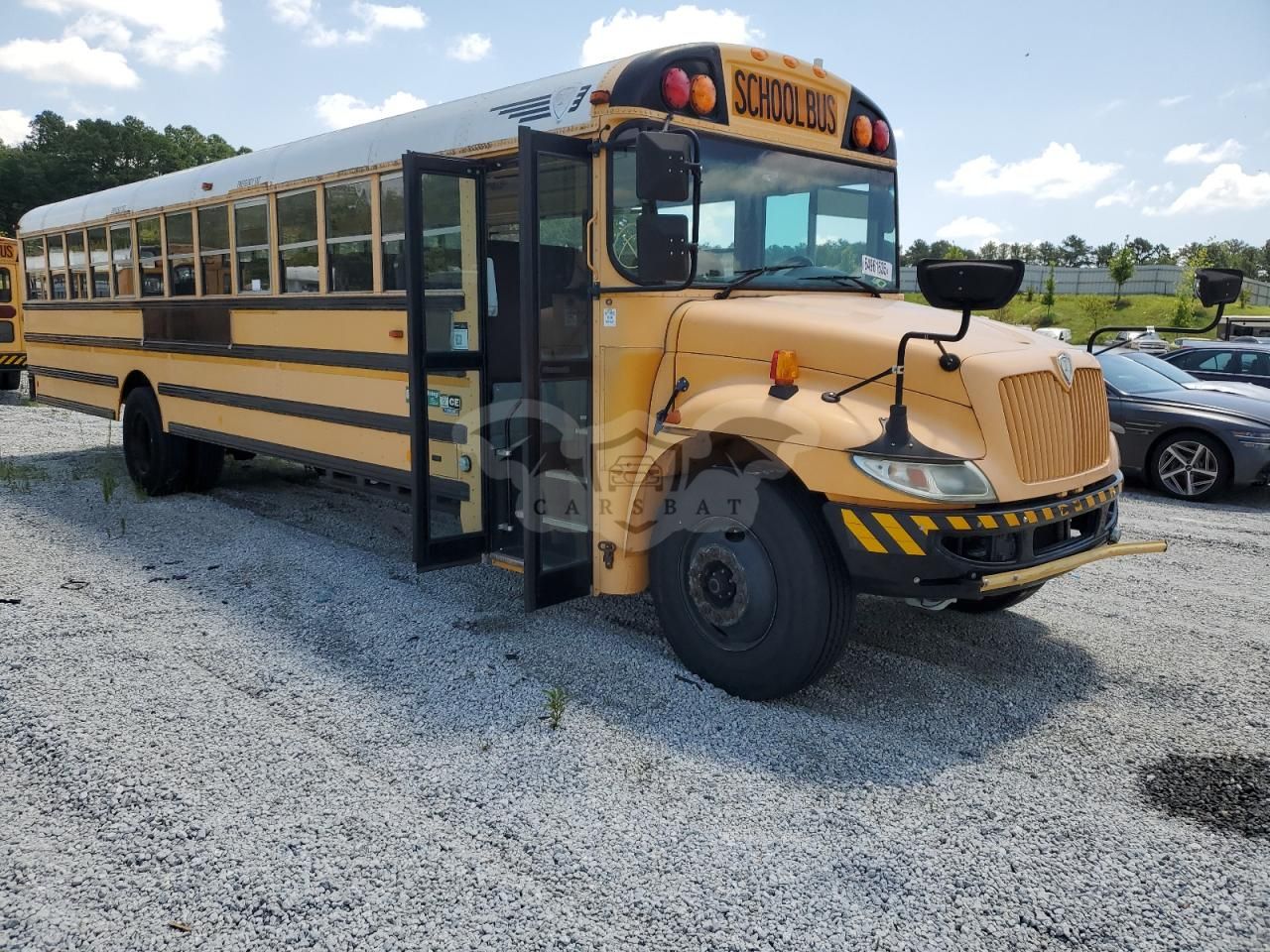 IC Corporation CE Series CE 7.6L 6 2010