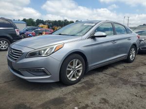 Hyundai Sonata SE 2.4L 4 2015