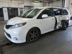 Toyota Sienna SPORT 3.5L 6 2013