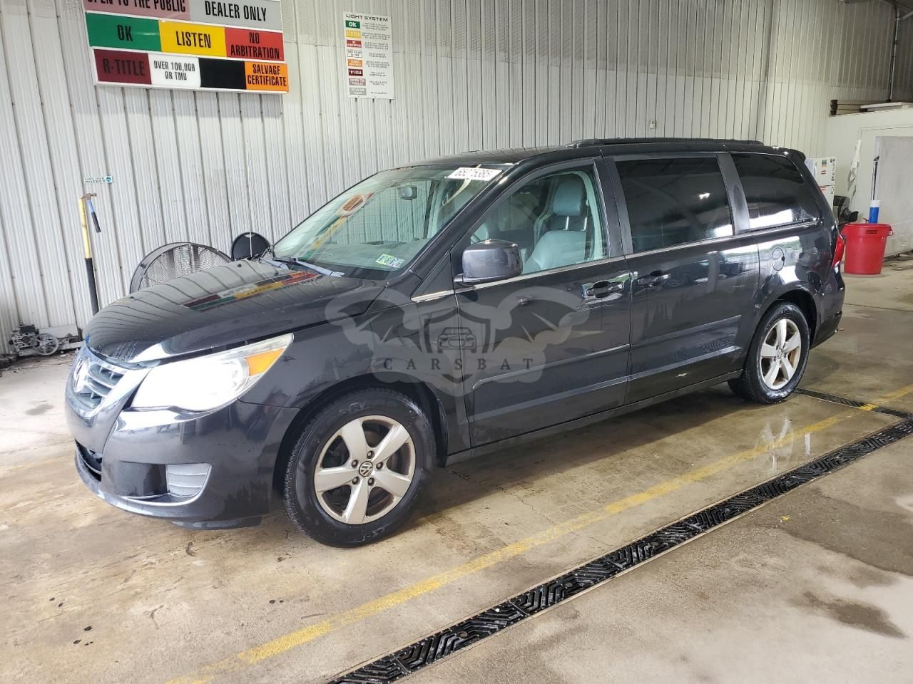 Volkswagen Routan SEL 3.6L 6 2011