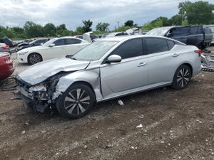 Nissan Altima SL 2.5L 4 2020