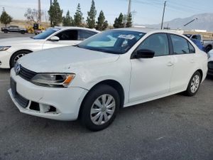 Volkswagen Jetta BASE 2.0L 4 2014