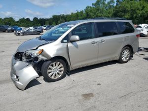 Toyota Sienna XLE 3.5L 6 2015
