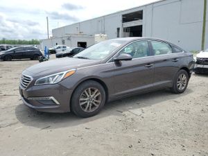 Hyundai Sonata SE 2.4L 4 2015