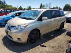 Toyota Sienna XLE 3.5L 6 2012