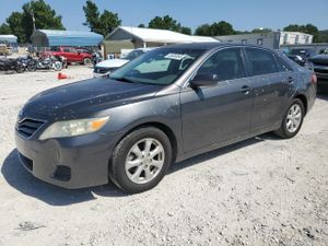 Toyota Camry BASE 2.5L 4 2011