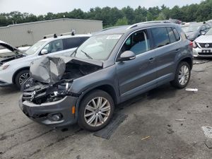 Volkswagen Tiguan S 2.0L 4 2015