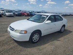 Nissan Altima XE 2.4L 4 1998