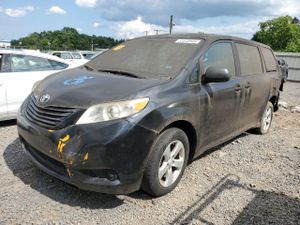 Toyota Sienna 3.5L 6 2015