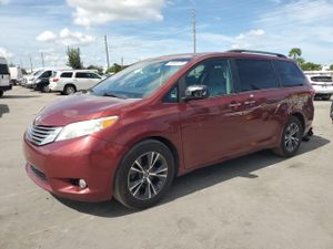 Toyota Sienna XLE 3.5L 6 2015