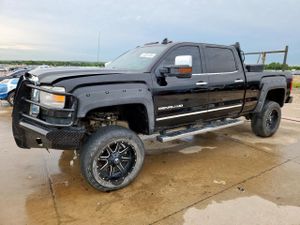 GMC Sierra K2500 DENALI 6.6L 8 2015