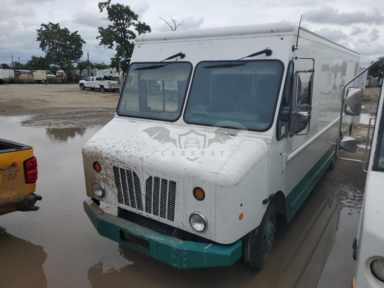 Freightliner Business Class M2 M LINE WALK-IN VAN 6.0L 8 2013