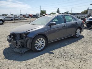 Toyota Camry HYBRID 2.5L 4 2012