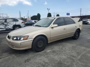 Toyota Camry CE 2.2L 4 2001