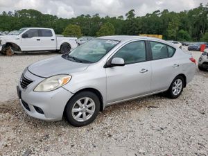 Nissan Versa S 1.6L 4 2013