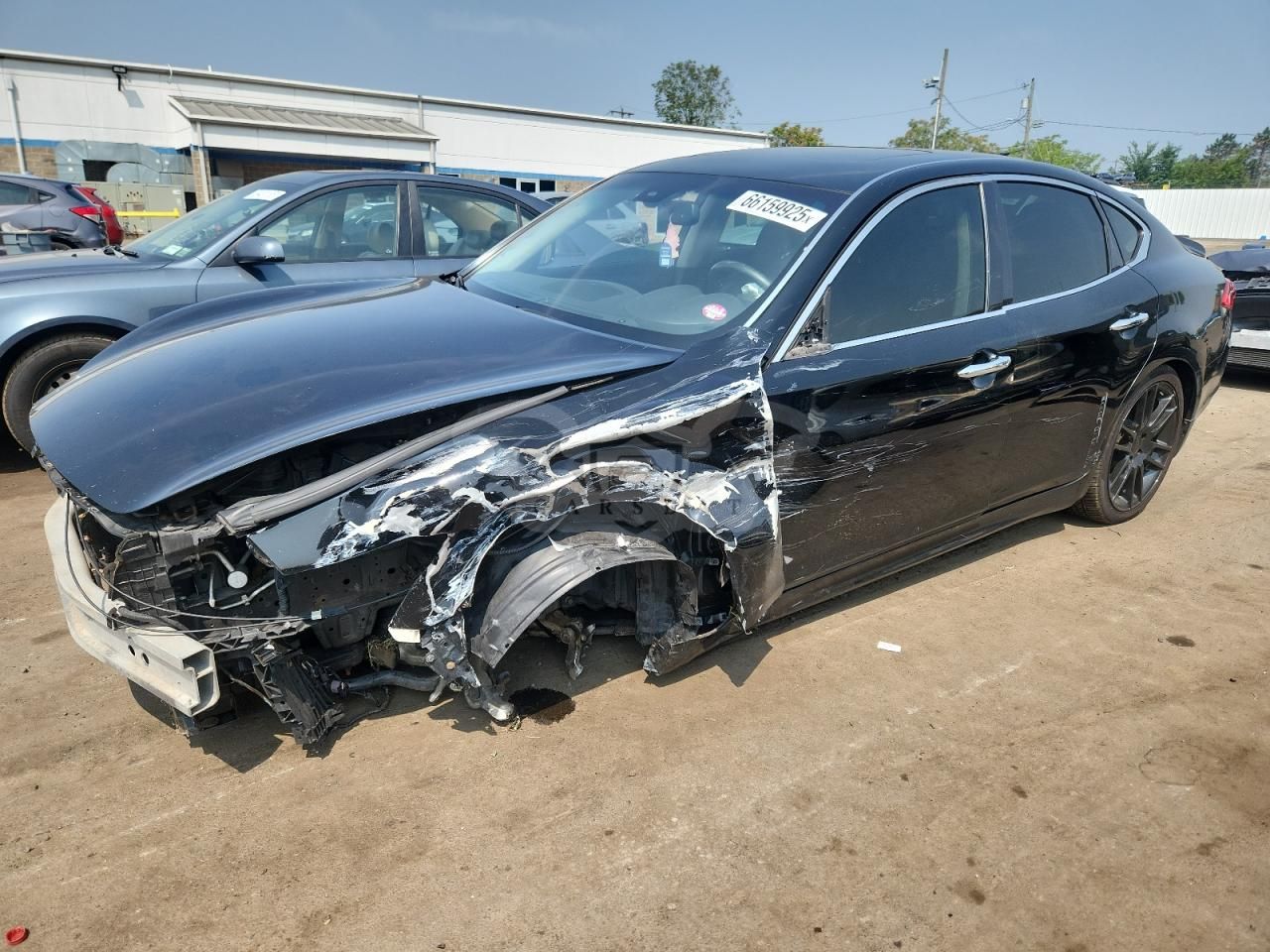 Infiniti M37 X 3.7L 6 2013