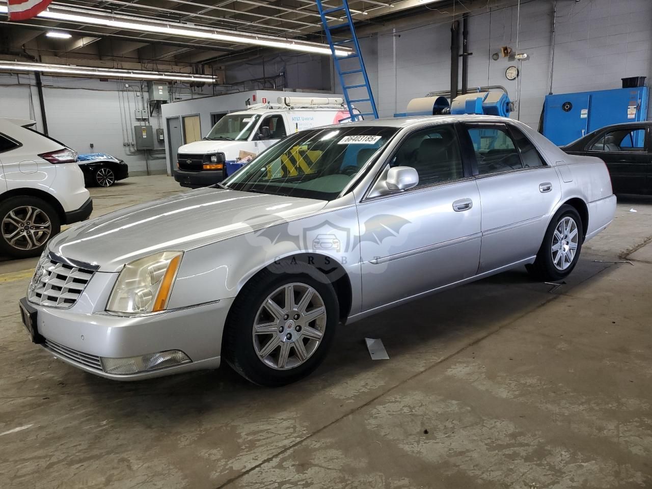 Cadillac DTS PREMIUM COLLECTION 4.6L 8 2011