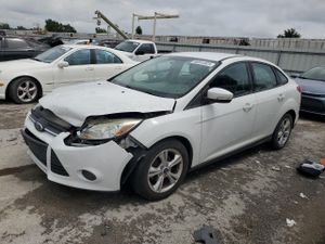 Ford Focus SE 2.0L 4 2014