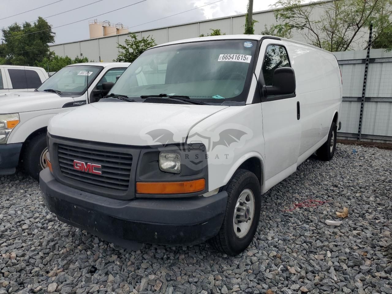 GMC Savana G2500 4.8L 8 2011