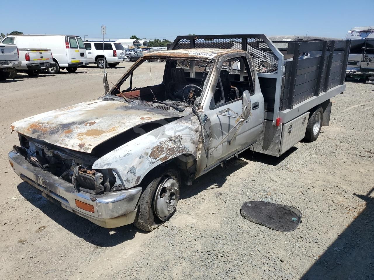 Toyota Hilux CAB CHASSIS LONG WHEELBASE 3.0L 6 1990