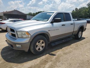 Dodge RAM SLT 5.7L 8 2012