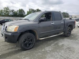 Nissan Titan XE 5.6L 8 2004