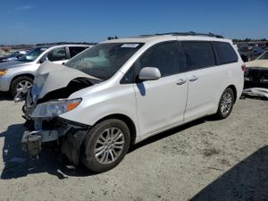 Toyota Sienna 3.5L 6 2015