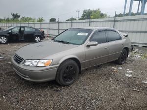 Toyota Camry CE 2.2L 4 2001