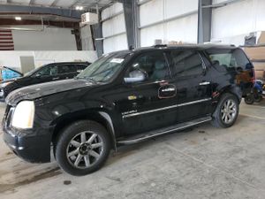 GMC Yukon DENALI 6.2L 8 2010