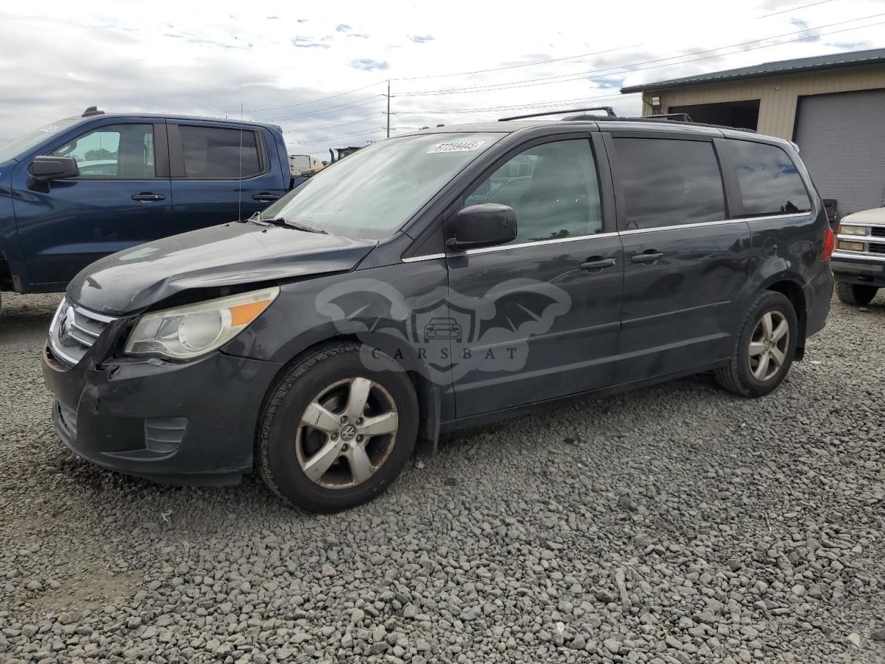 Volkswagen Routan SE 3.6L 6 2011