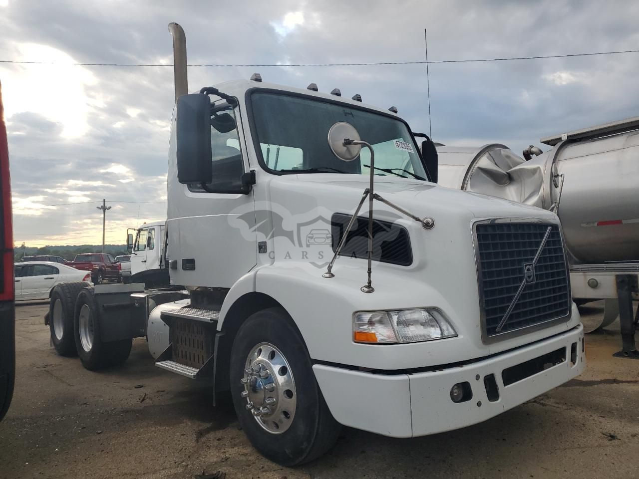 Volvo VN VNM 12.8L 6 2014