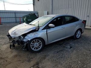 Ford Focus SE 2.0L 4 2015