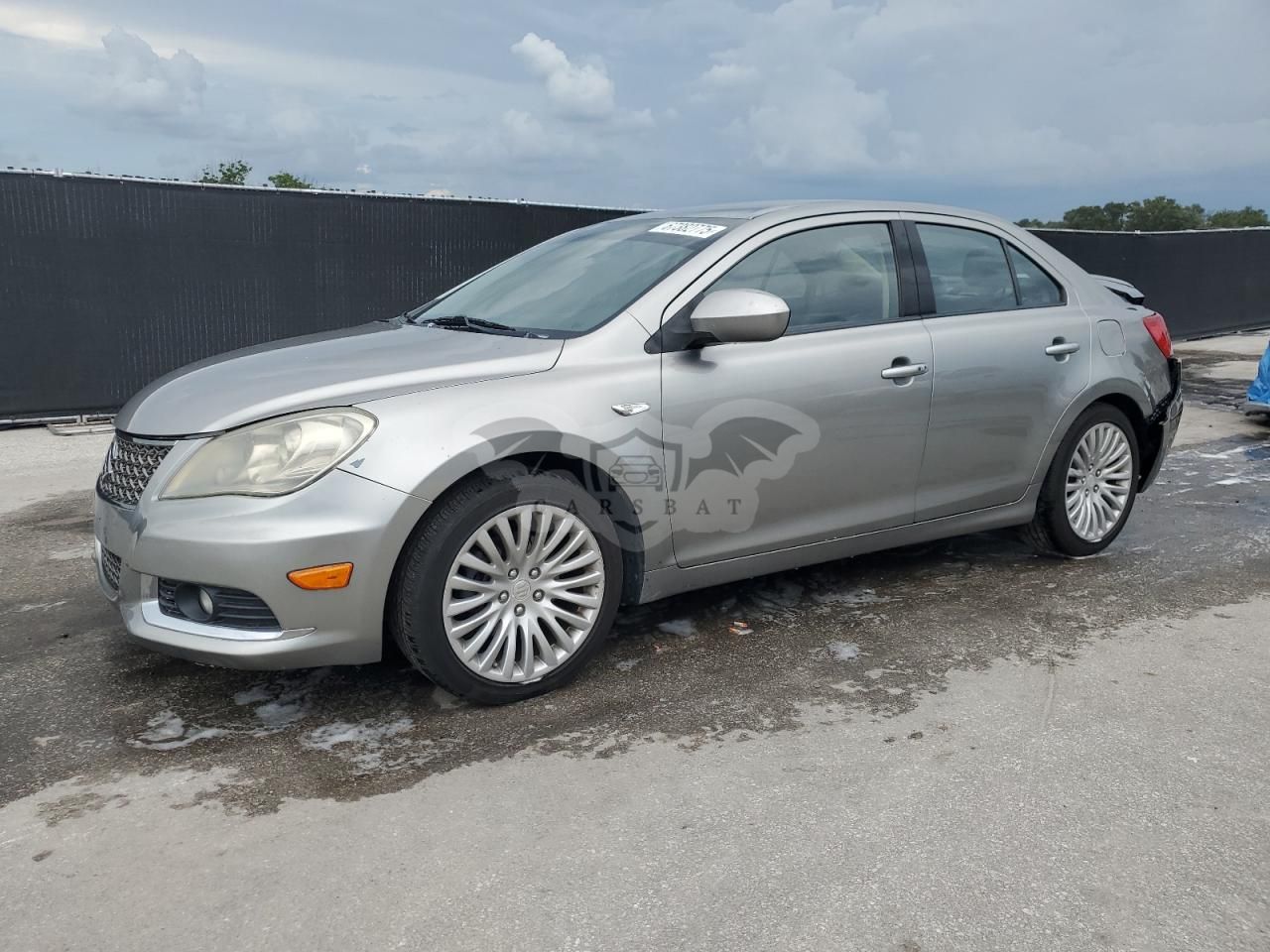 Suzuki Kizashi SE 2.4L 4 2011