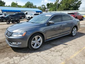 Volkswagen Passat SEL 2.0L 4 2013