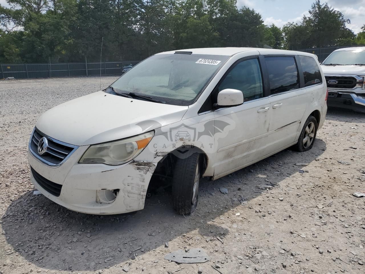 Volkswagen Routan SE 3.8L 6 2010